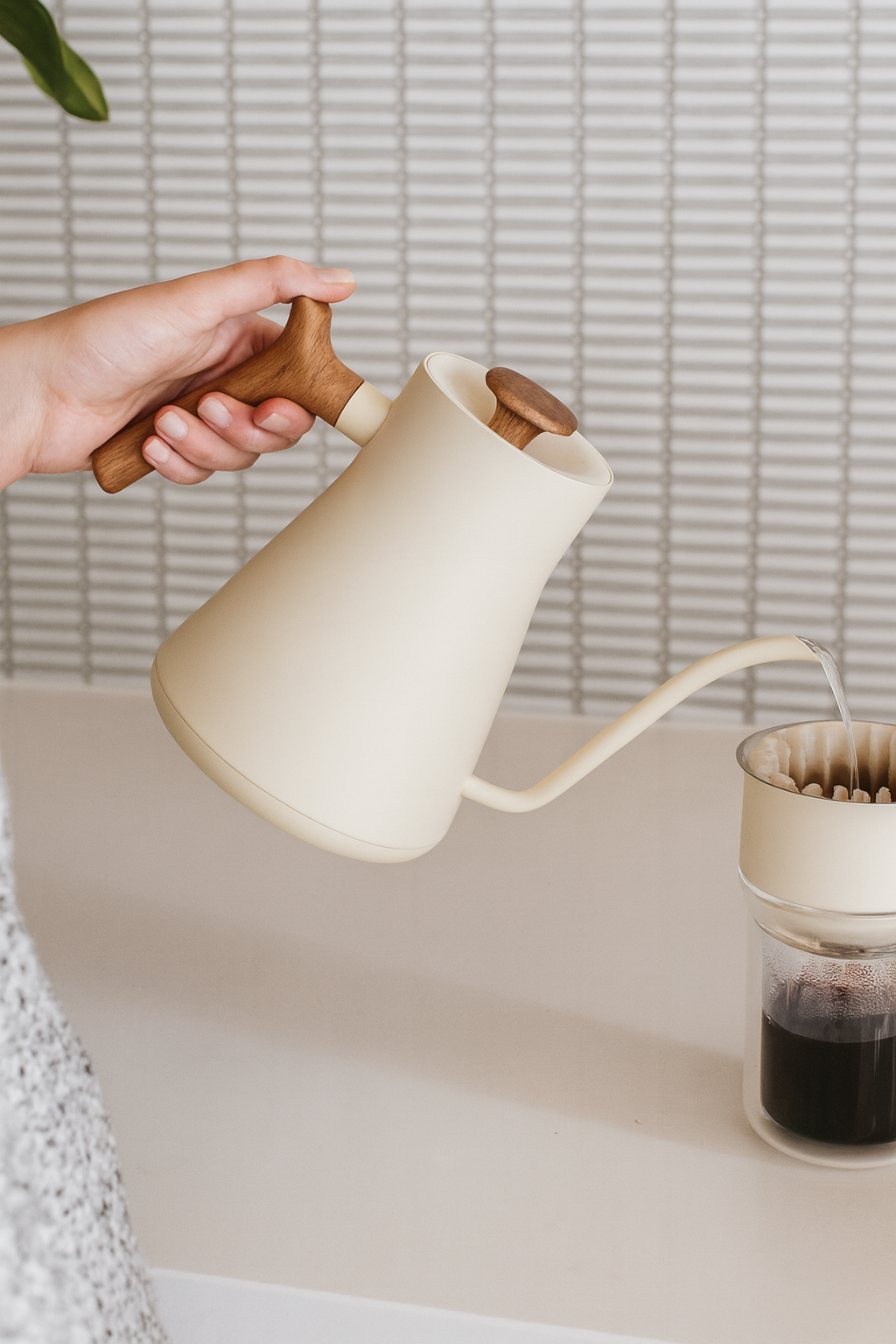 The Ritual Kettle — Salonnières Precision Pour